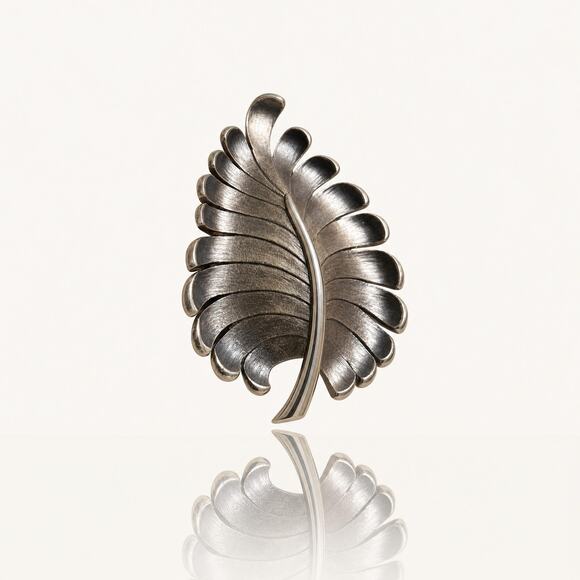 None and/or Unknown Jewelry - Vintage Mid-Century Leaf Brooch Silver Gold Tone Brushed Metal Pin 1950s 1960s